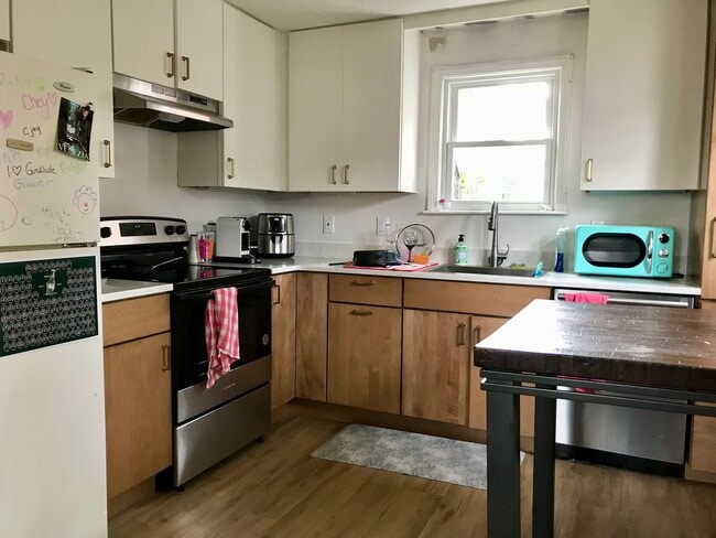 Photo - 79 Cushing St