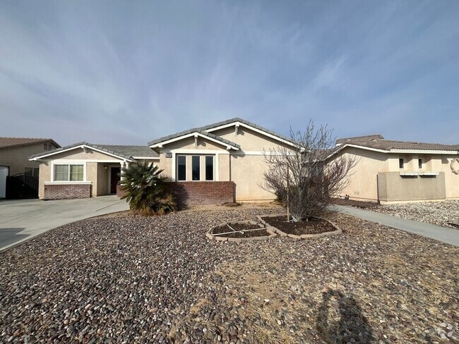 Building Photo - Home Available in Victorville!