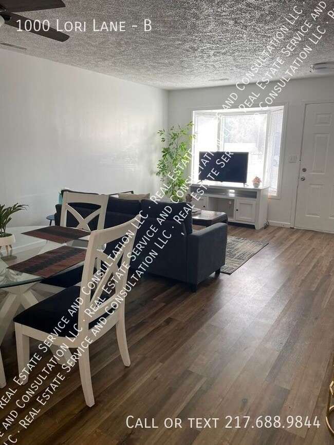 Photo - 1000 Lori Ln Unit B