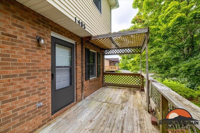 Photo - 1485 Sandy Cir