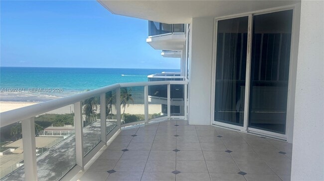 Building Photo - 4779 Collins Ave Unit 808