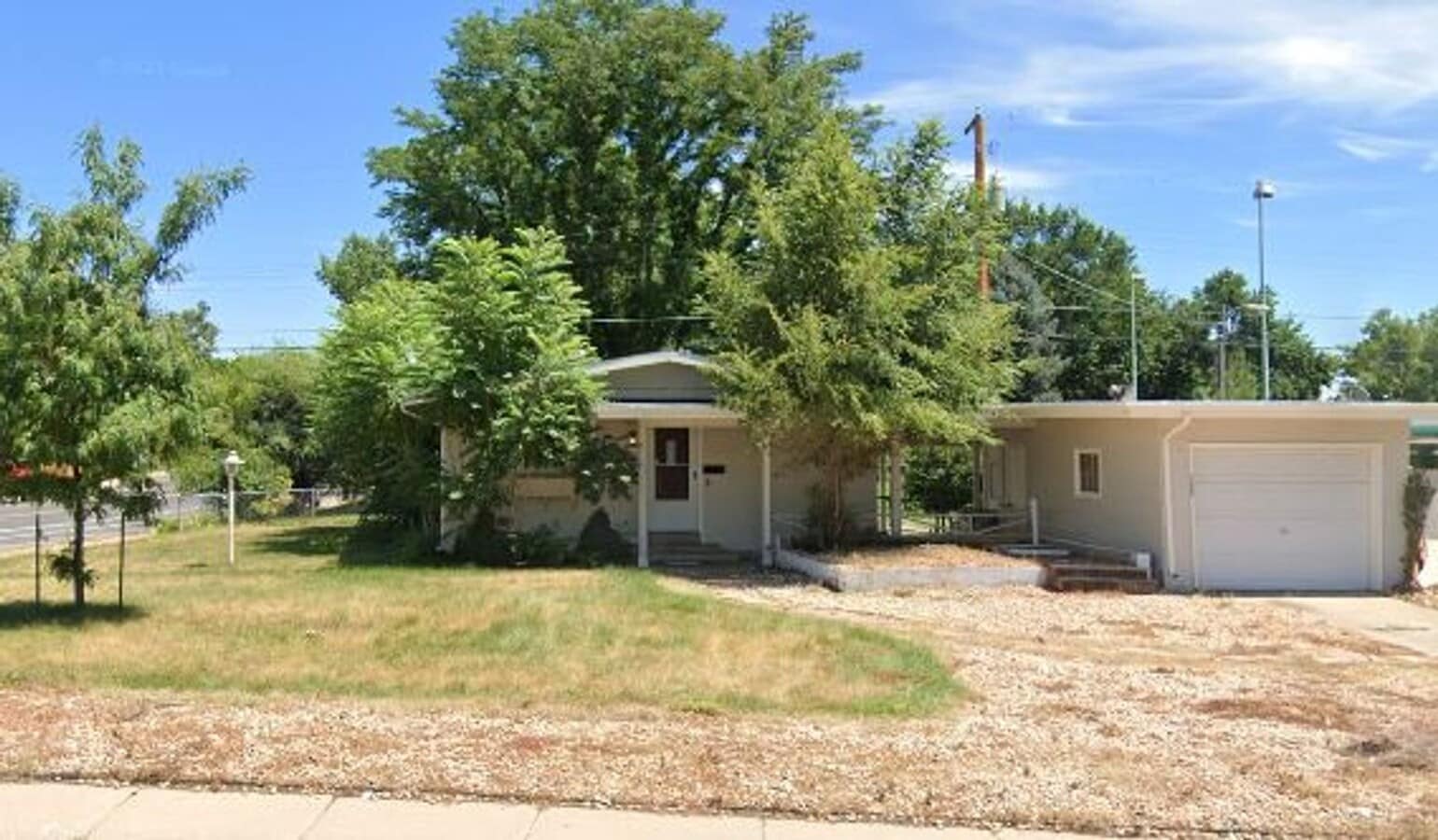Adorable Corner Cottage - Adorable Corner Cottage House