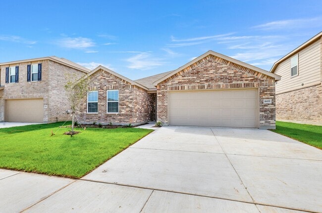 Photo - 4433 Benham Dr
