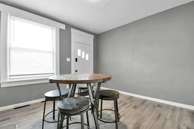 Photo - 405 E Welch Ave