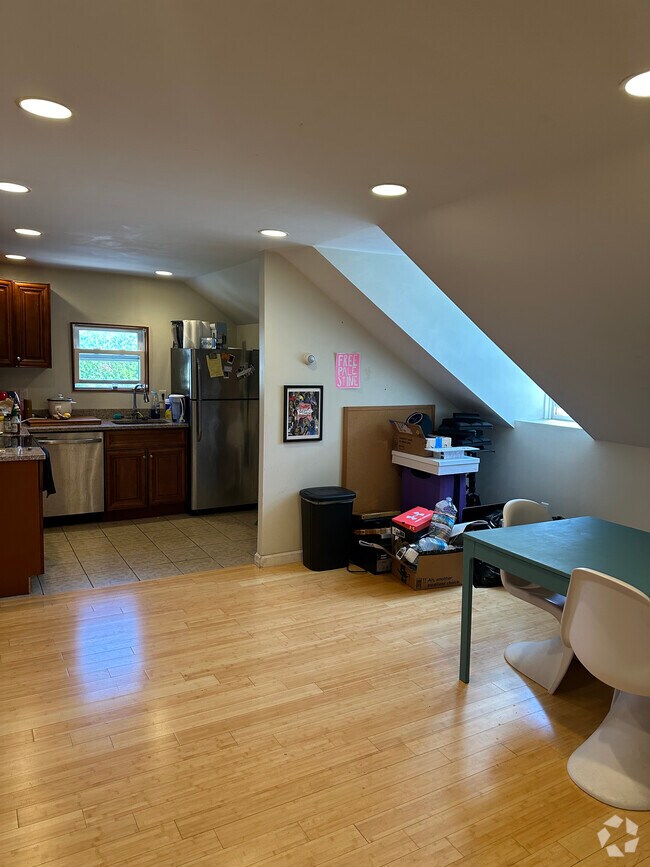 Building Photo - 52 Vinton St Unit 3 Rental