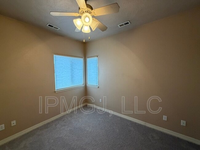 Photo - 568 1/2 Garden Grove Court