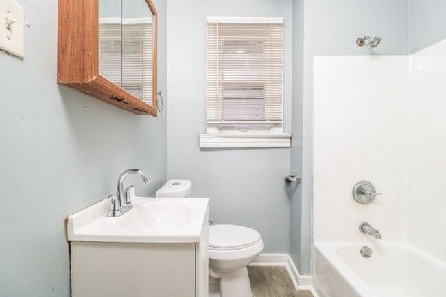 Photo - 5470 Hamilton Ave