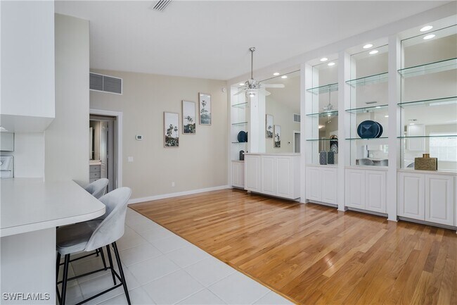 Photo - 4949 Kingston Way