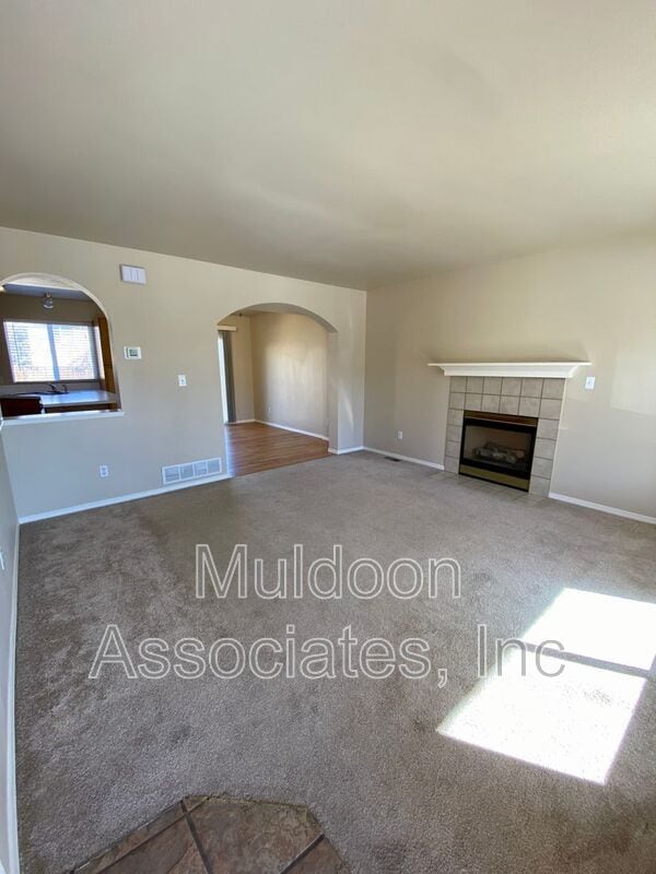 Photo - 1048 Scarlet Oak Dr