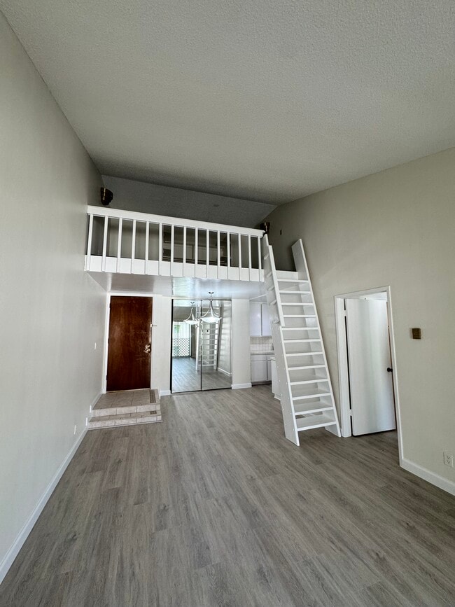 Photo - 3565 Linden Ave Unit 328