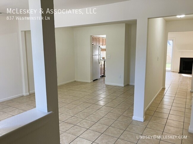 Photo - 837 Westminster Ln