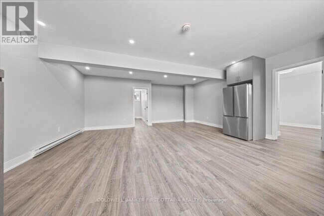 Photo - 20 Inverkip Ave