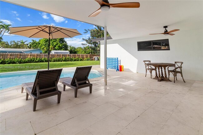 Photo - 5131 Monroe St