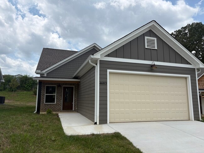 Building Photo - 4683 Heiskell Dr Rental