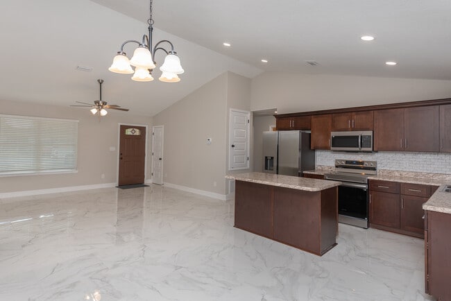 Photo - 8570 Stockdale Ave