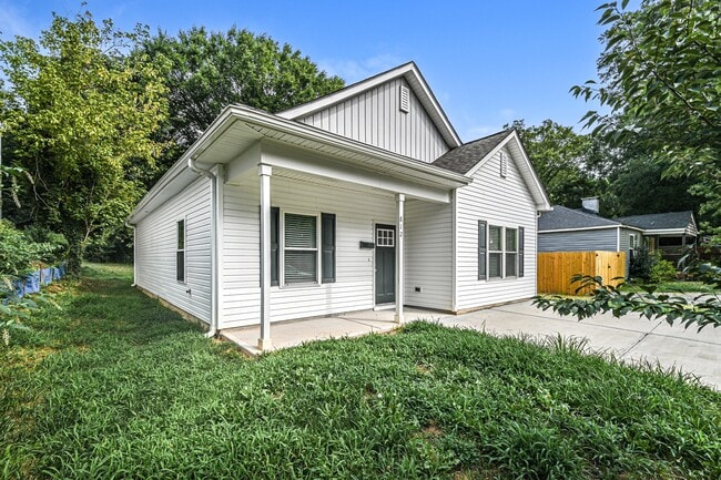 Photo - 812 Cantwell St