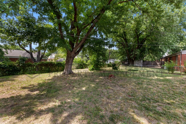 Photo - 1719 S Woodlawn St