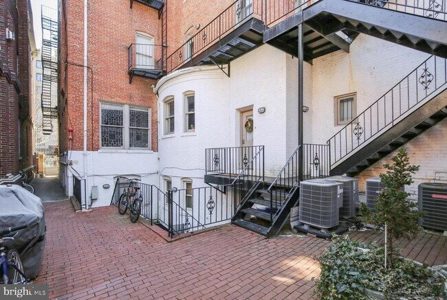 Building Photo - 1730 New Hampshire Ave NW Unit 13