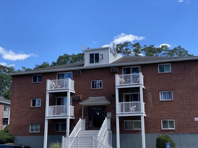 Building Photo - 616 Boston Post Rd E Unit 9