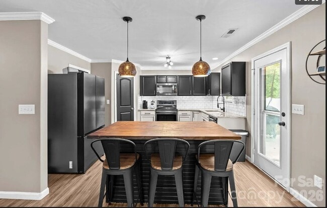 218 Valerie Dr