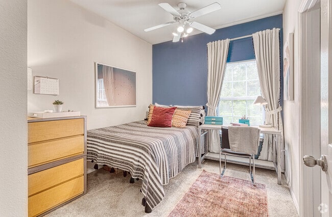 4BR, 4BA - 1295SF