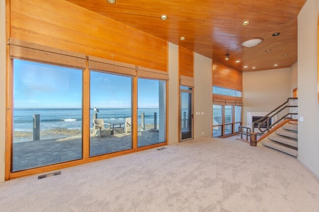 Photo - Extraordinary 5-Bed / 5-Bath Oceanfront Property in La Jolla!
