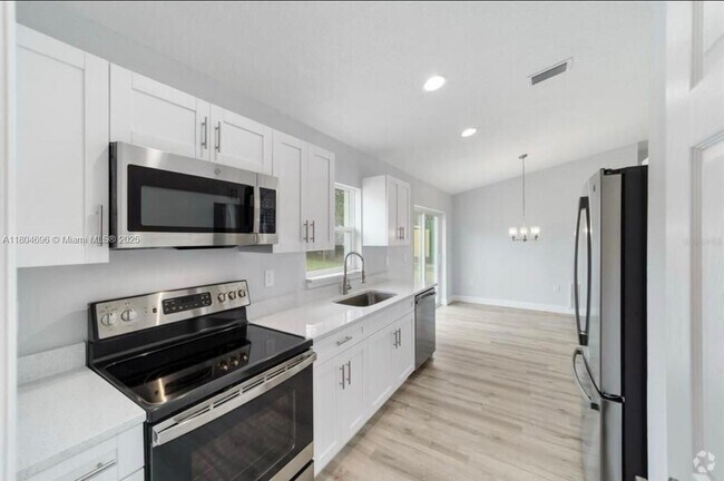 Building Photo - 13396 SW 105th Pl Rental
