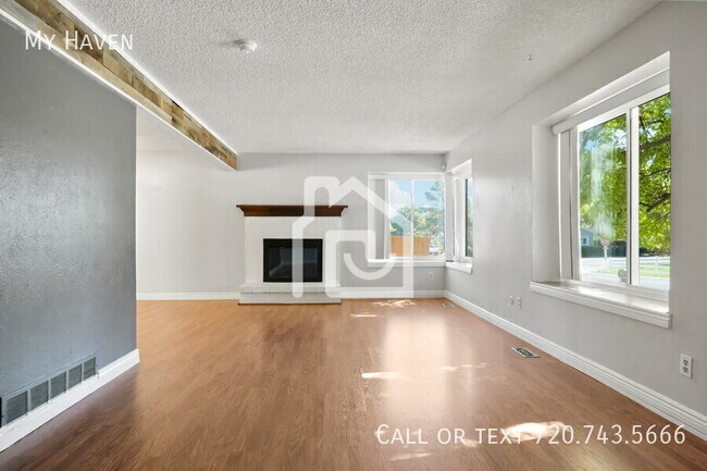 Photo - 10815 W Alamo Pl