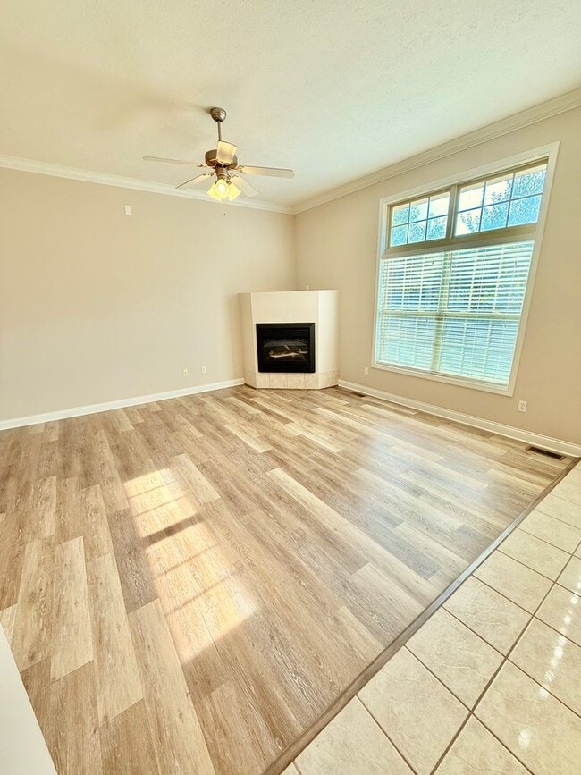 Photo - 3 Car Garage, South East Springfield - Cal...