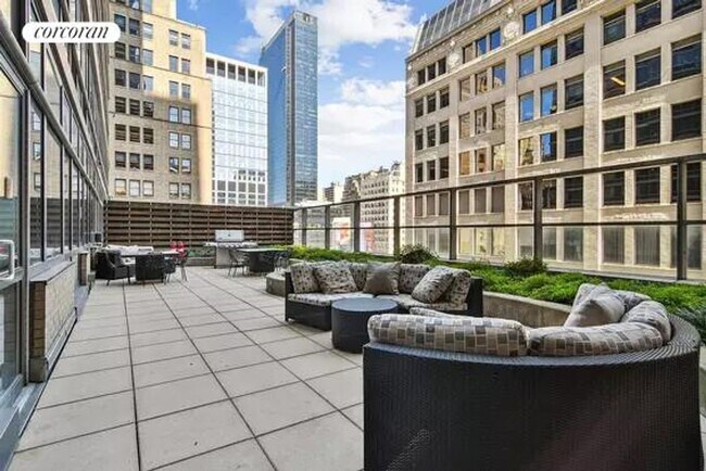 Photo - 125 W 31st St