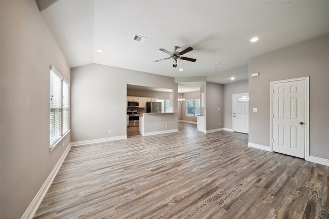 14103 Overstreet Dr