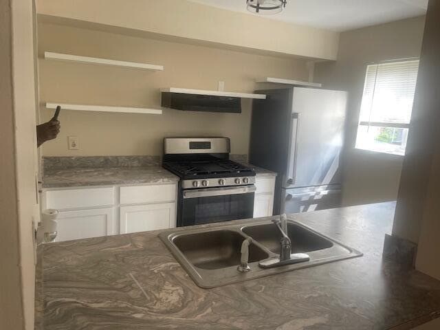 Photo - 15800 Hubbell Ave