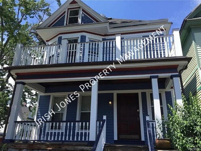 Building Photo - 496 W Ferry St Unit 1 (lower)