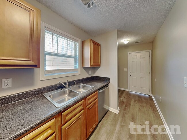 Photo - 106 White Creek Loop