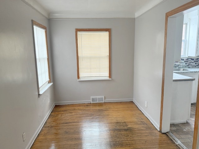 Photo - 18497 Sussex St