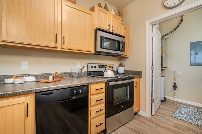 Brookstone Crossing Apartments
