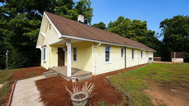 Photo - 1104 K St