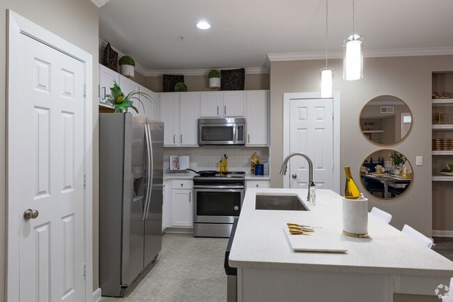 Photo - Spacious Floor Plans & Premium Amenities A... Unidad BTC2