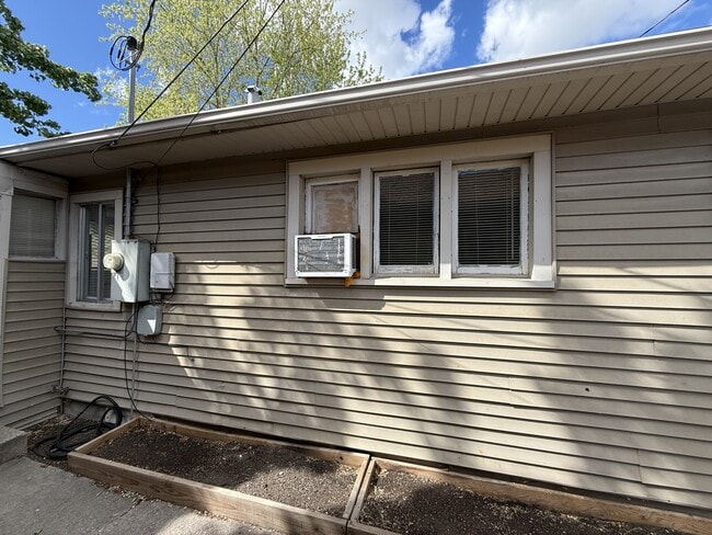 Photo - 964 James Ct
