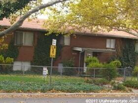 Building Photo - 2 Bedroom in Great Salt Lake location! Unit 4 Rental