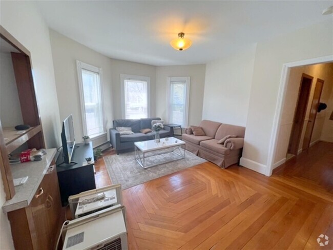 Building Photo - 17 Cutter Ave Unit 1 Rental