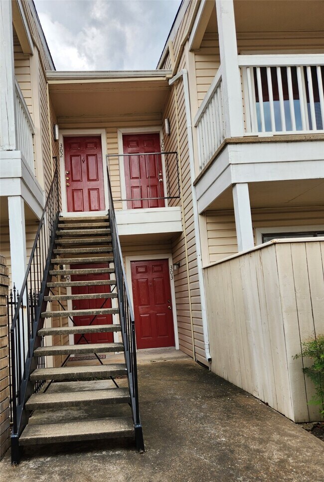 Photo - 2750 Holly Hall St