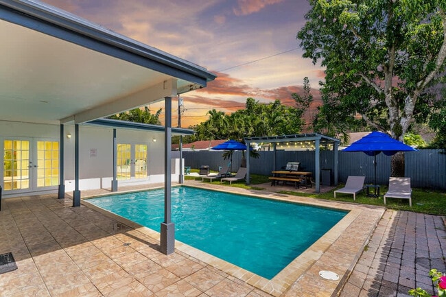 Photo - 6452 Custer St Unidad ID1372341P