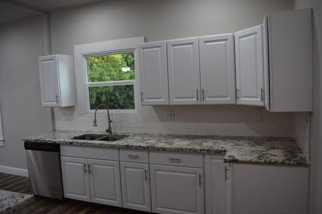 Photo - 2601 N Thorne Ave