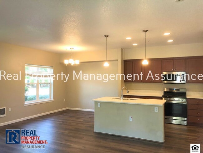 Photo - 10651 NE Red Wing Way