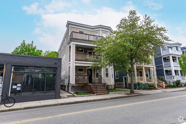 Building Photo - 279 Concord Ave Unit 1 Rental