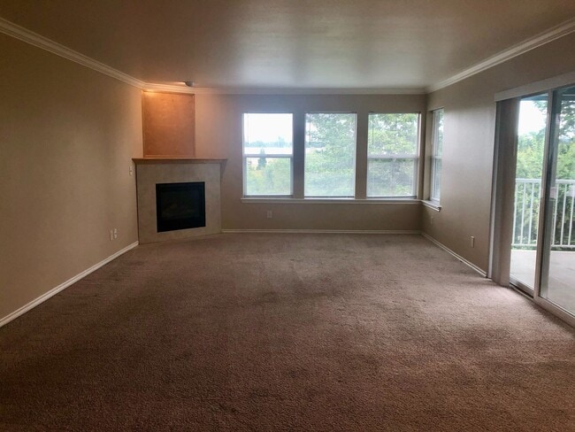 Photo - MOVE IN SPECIAL! 2 Bedroom, 2 Bathroom Condo with Convenient I-5 Access Unidad 334 #201