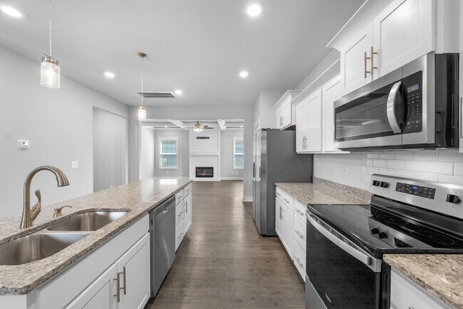 Photo - Beautiful 4 Bedroom, 2.5 Bath Home for Rent!