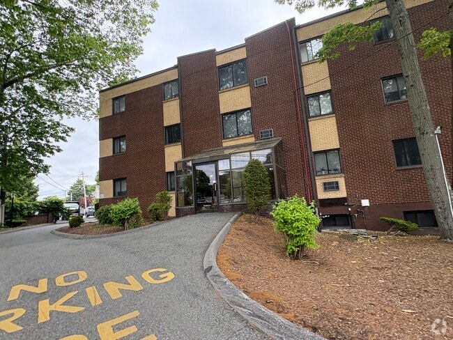 Building Photo - 24 Hamilton St Unit 31 Rental