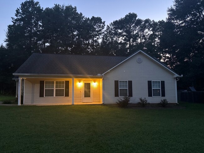 Building Photo - 223 River Forest Dr NE Rental